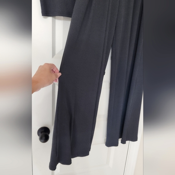 Ribbed Wide Leg Pants + Long Sleeve Top SET. Pocketed & Pleated pants.Like New - Picture 10 of 10
